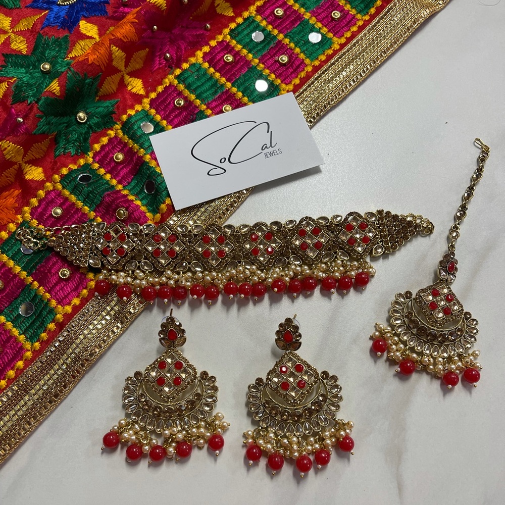 NEW POLKI CHOKER W/ EARRINGS & TIKKA